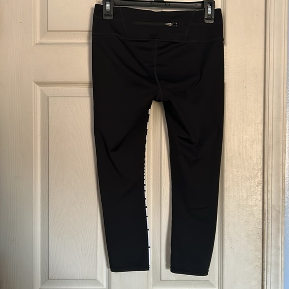 Athleta black & white size small athletic leggings - Picture 2 of 4